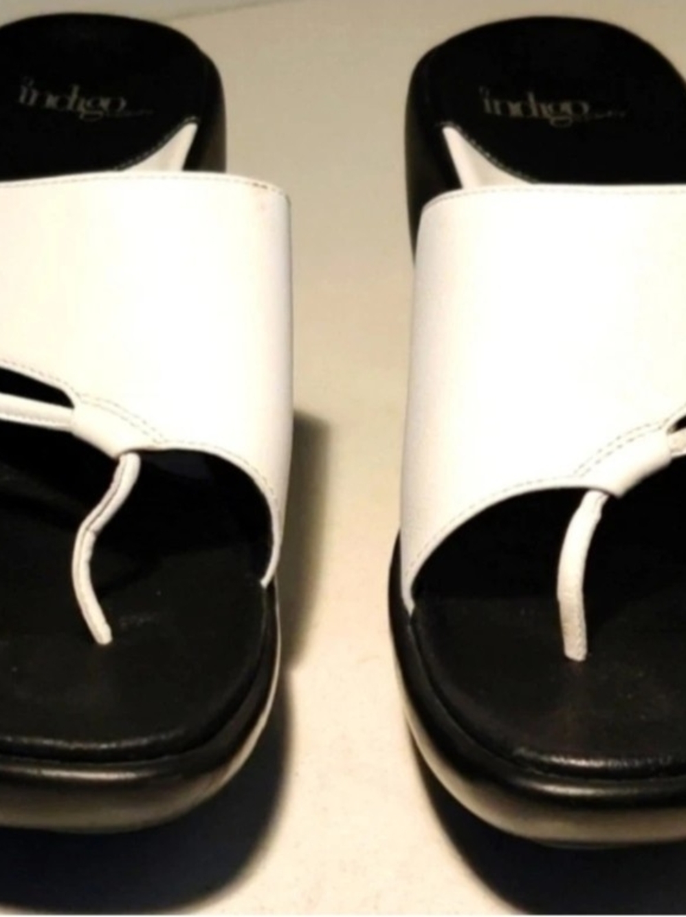 Indigo Womens 10M Leather Sandals...